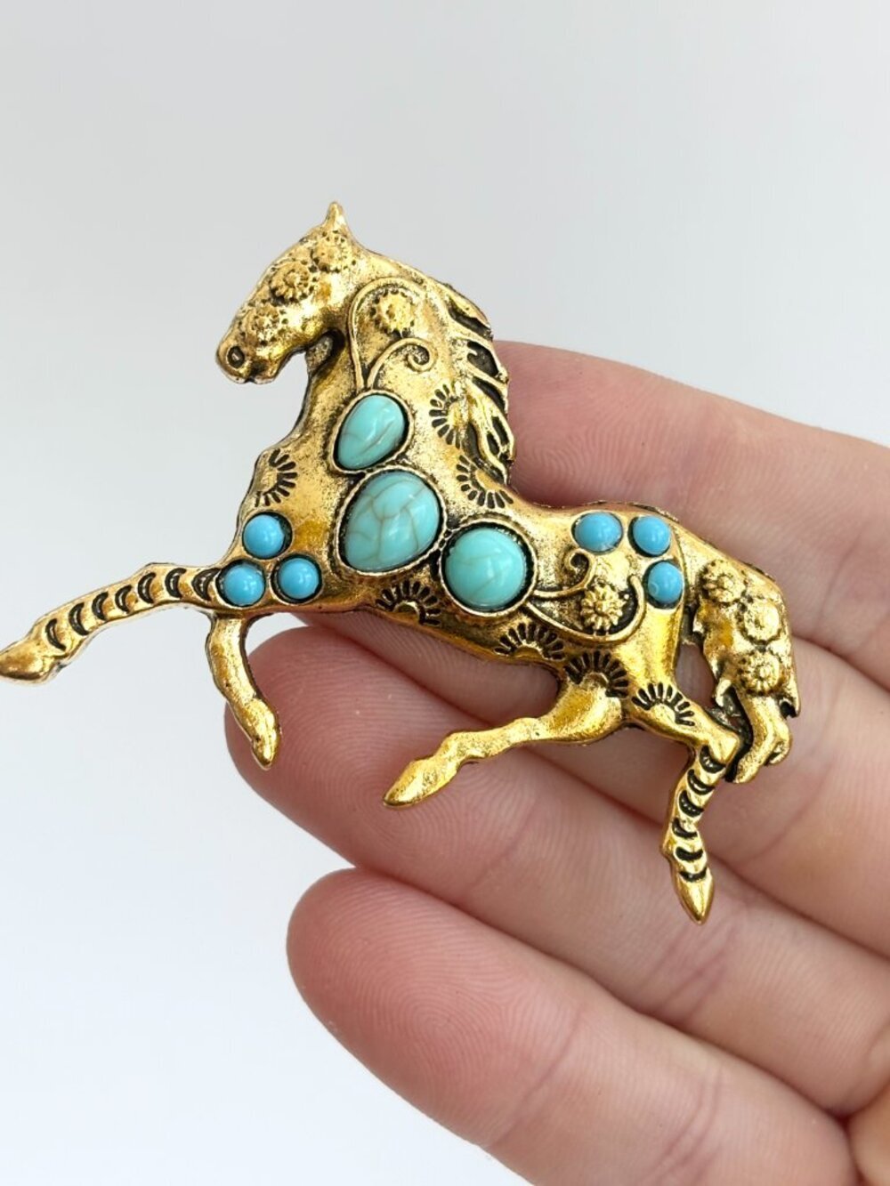 Horse Equestrian Vintage Inspired Faux Turquoise Gold Toned Brooch Pin - Picture 11 of 14